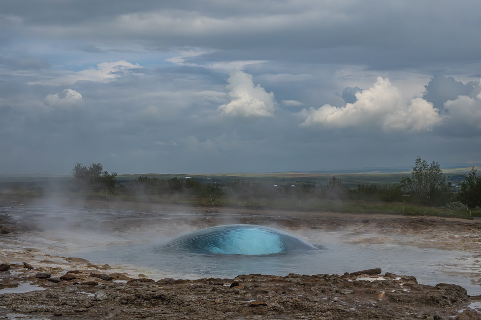 Strokkur kurz vor der Eruption