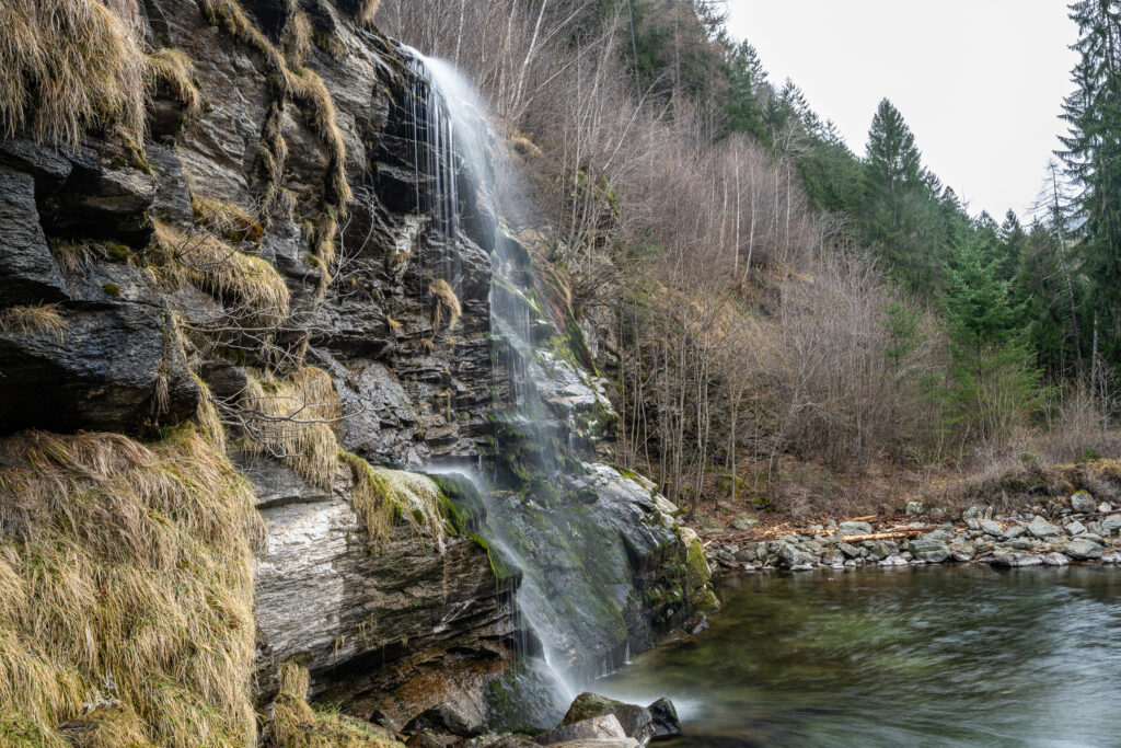 Cascata Piumogna in Faido Cascata Piumogna in Faido