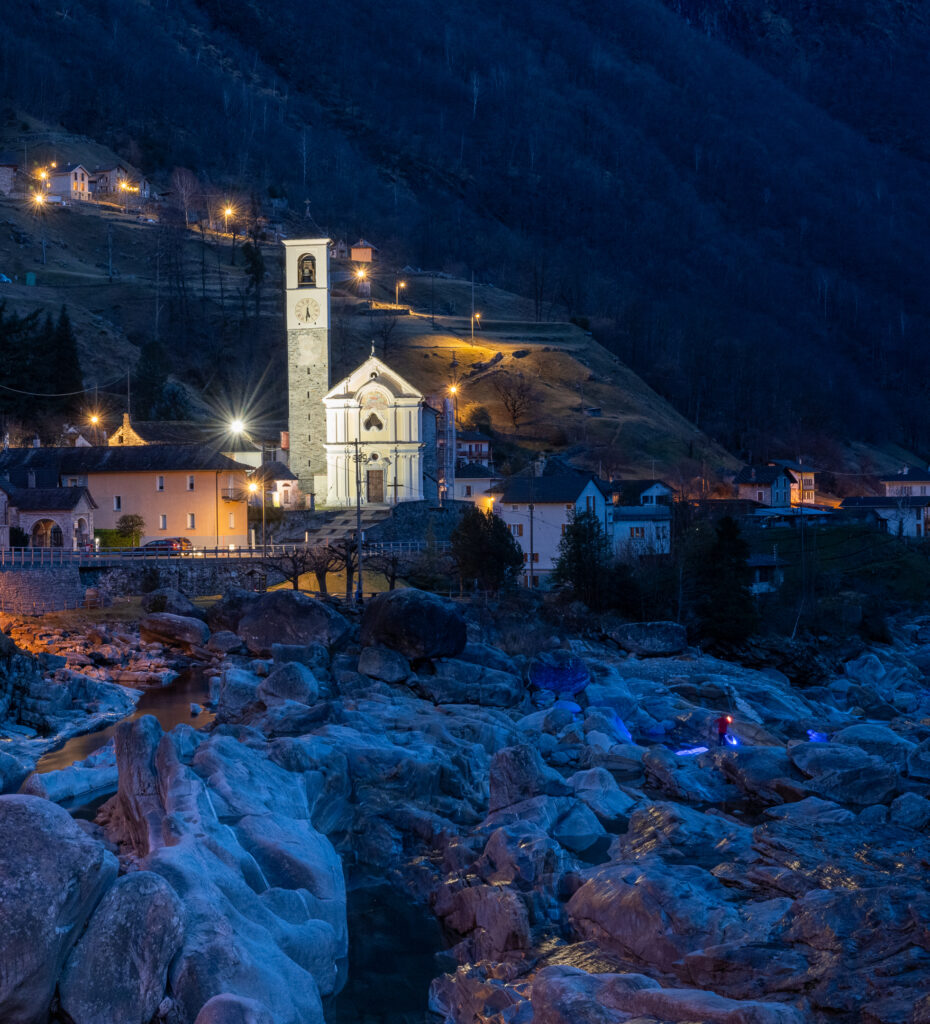 Kirche Lavertezzo Lavertezzo by night