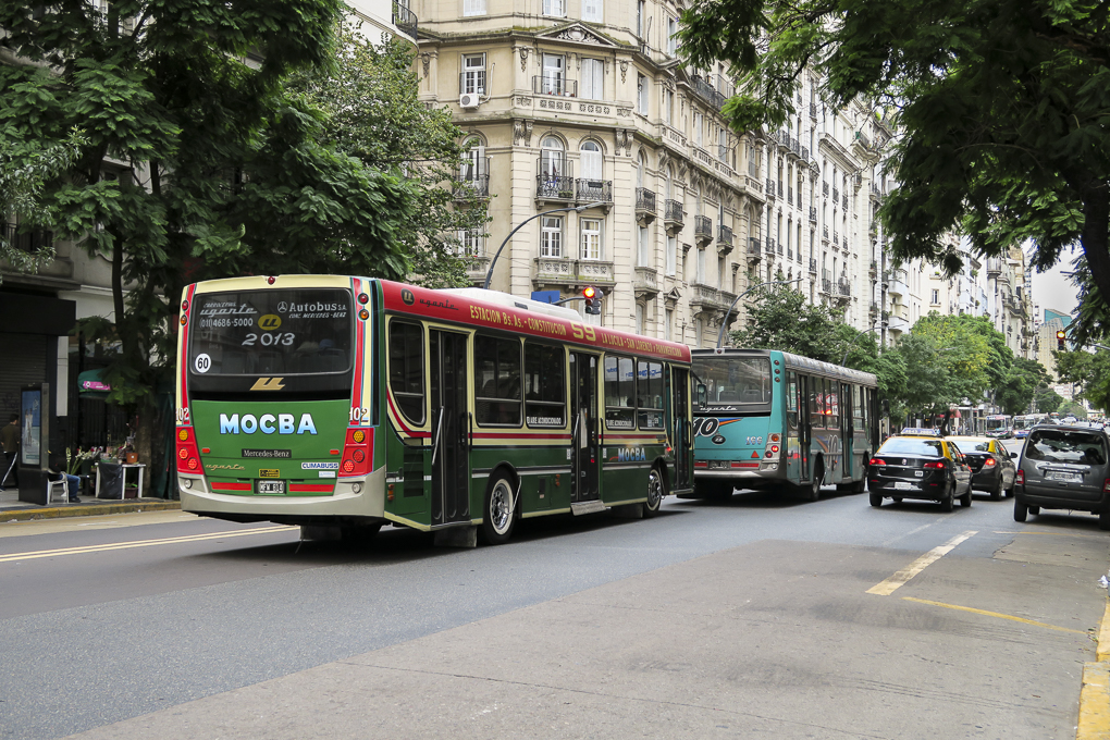 Zwei Buss ein Buenos Aires