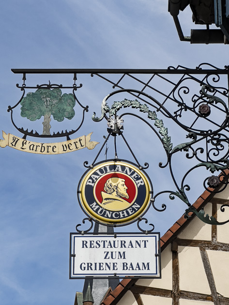 Wirtshausschild in Lembach