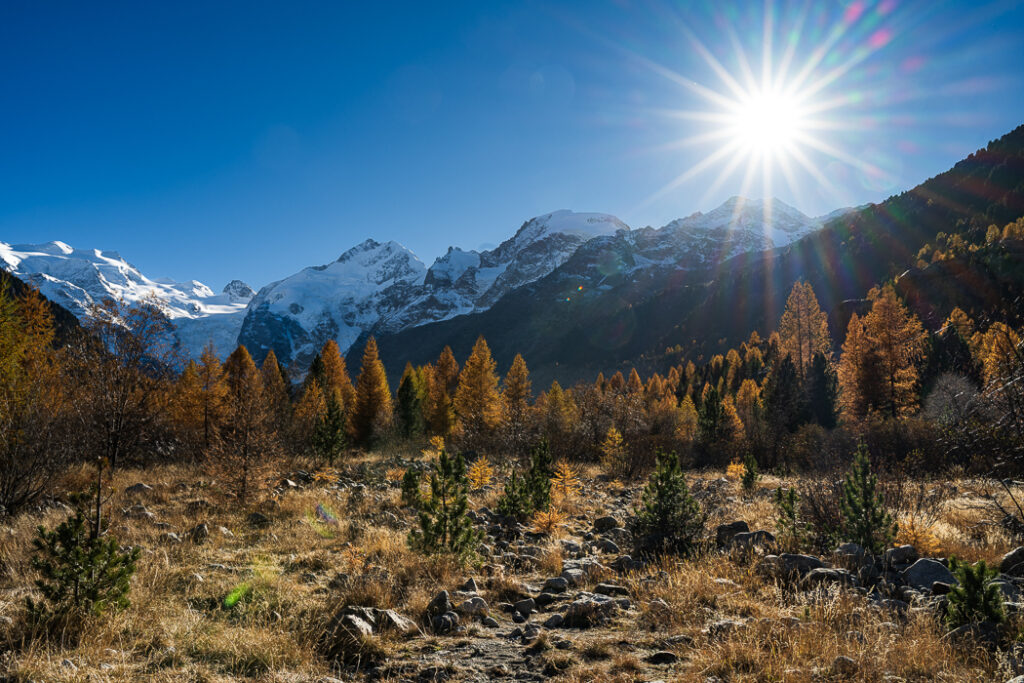 Fusspfad durch die Landschaft in Richtung Morteratschgletscher