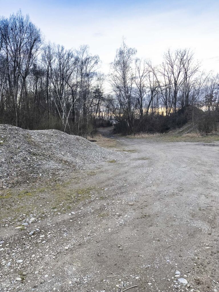 Viele Wege durchziehen das Offroad
Gelände